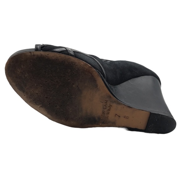 DEREK LAM 'BERYL' Cage T-STRAP BLACK Suede Leather PEEP-TOE WEDGES! Size 7! - Picture 5 of 7
